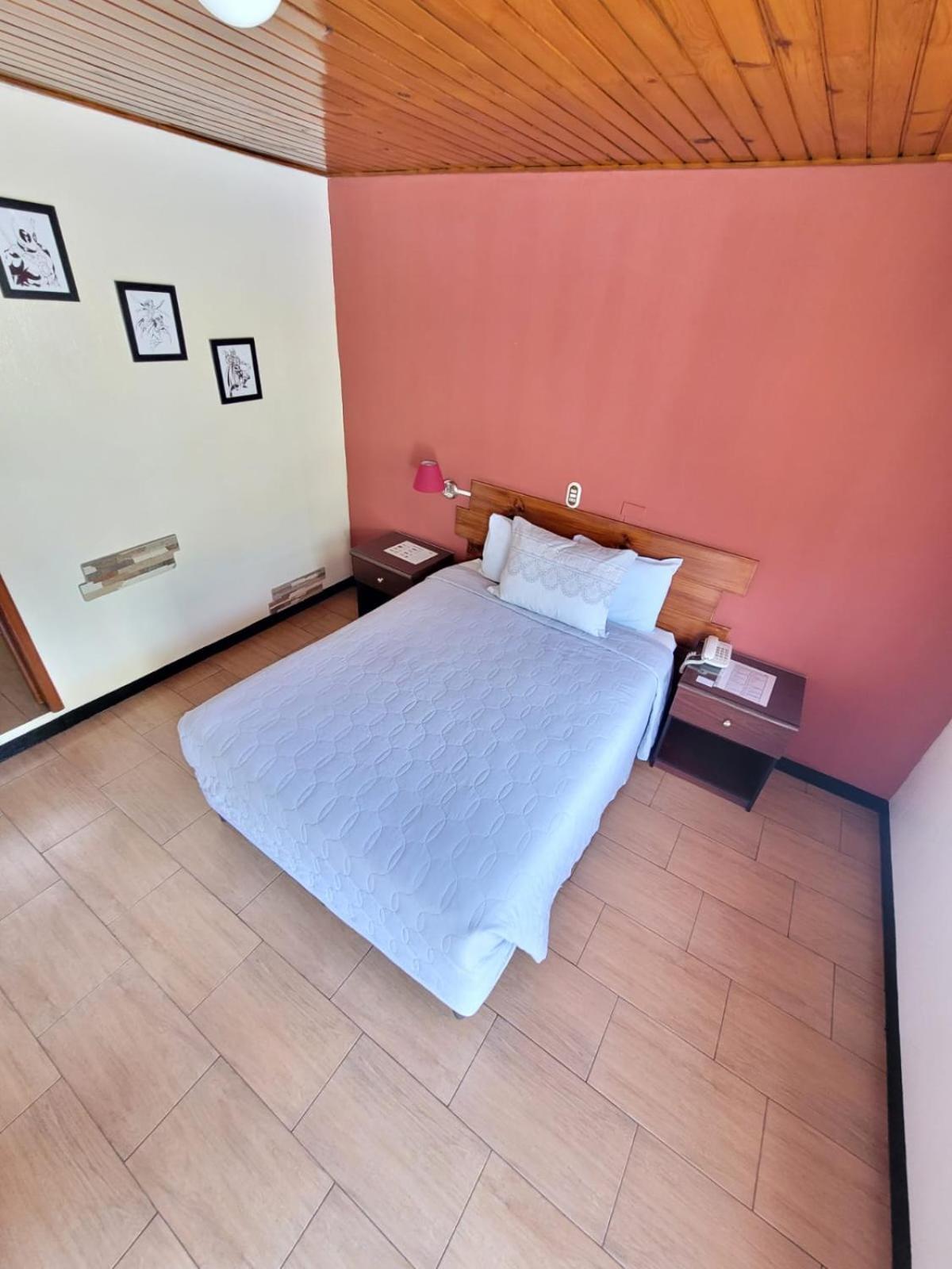 Hotel Y Restaurante Villa Esmeralda Quetzaltenango Buitenkant foto