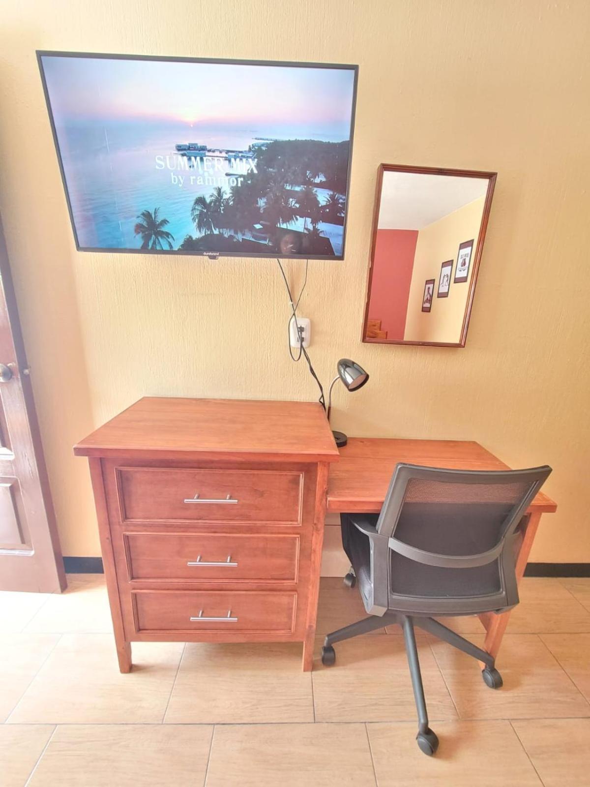 Hotel Y Restaurante Villa Esmeralda Quetzaltenango Buitenkant foto